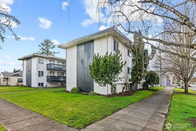 $739,900 | 1339 10th Avenue, Longview, WA 98632