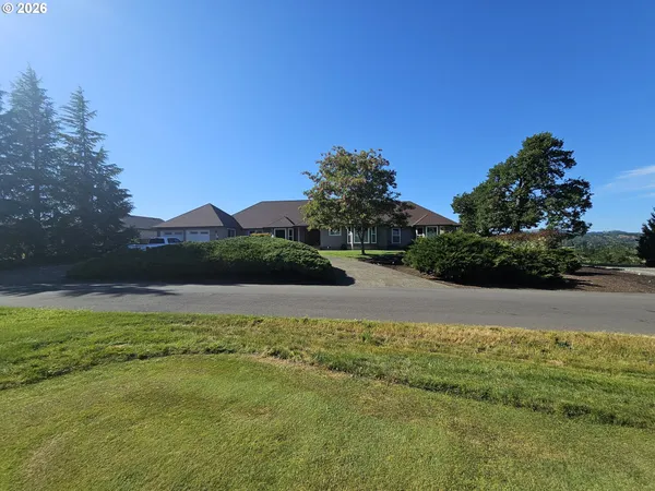 $1,299,000 | 365 Birdie Lane, Roseburg, OR 97471