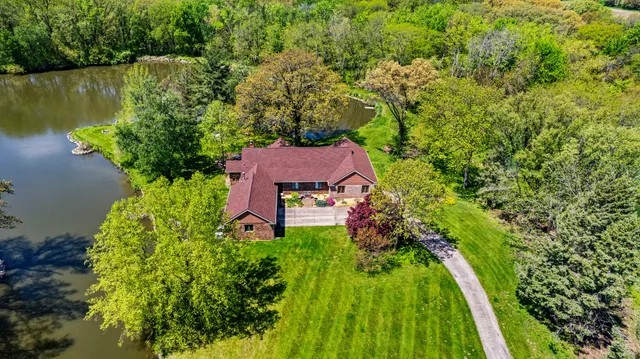 $899,900 | 3262 Greenwood Drive, Dewey, IL 61840