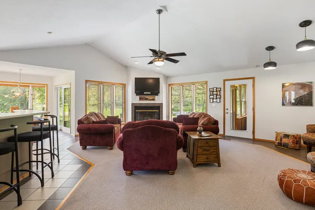 $899,900 | 3262 Greenwood Drive, Dewey, IL 61840