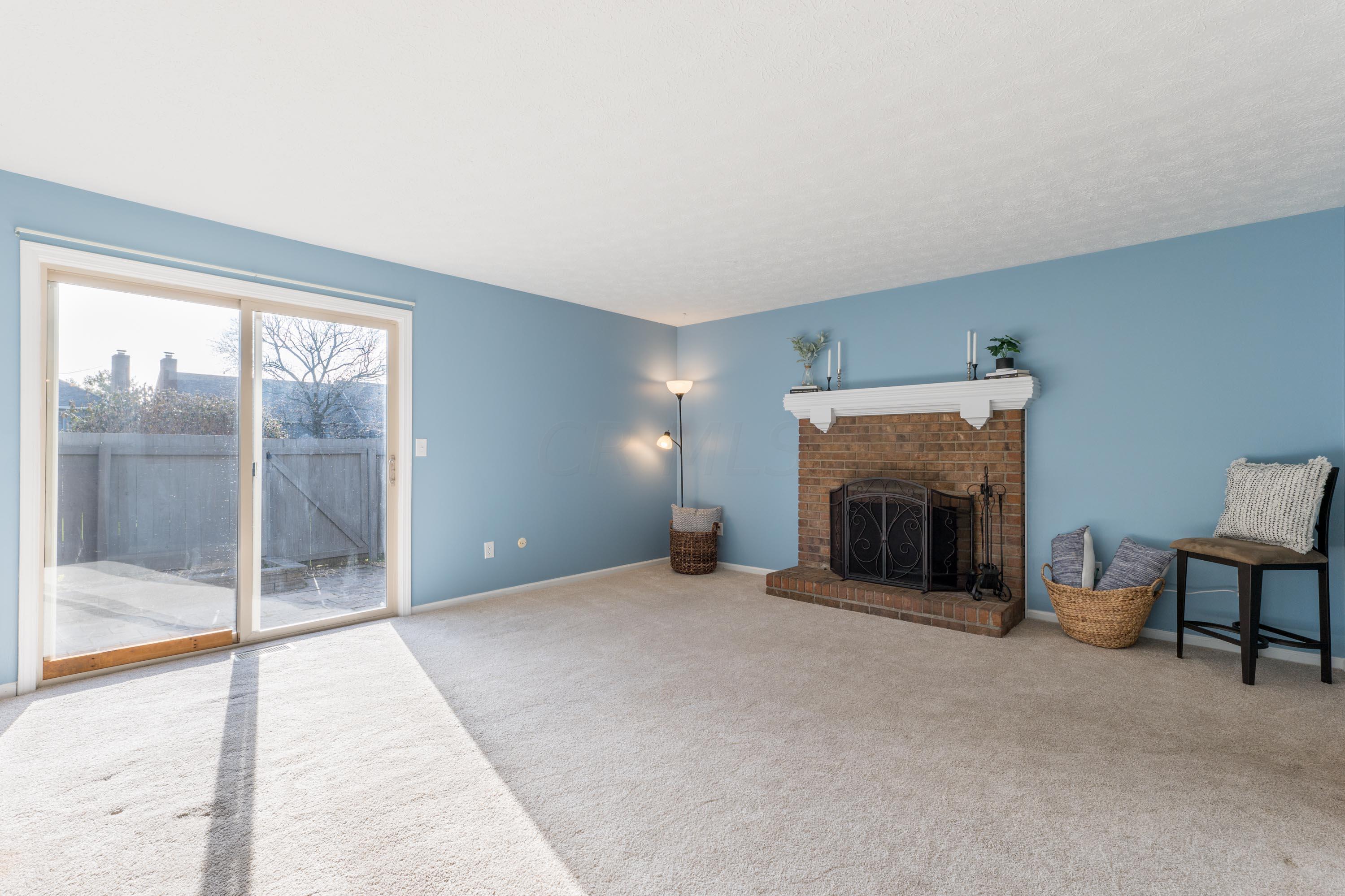 7762 Sawmill Road Dublin, OH 43016 - Photo 8 of 38 Living room to private patio