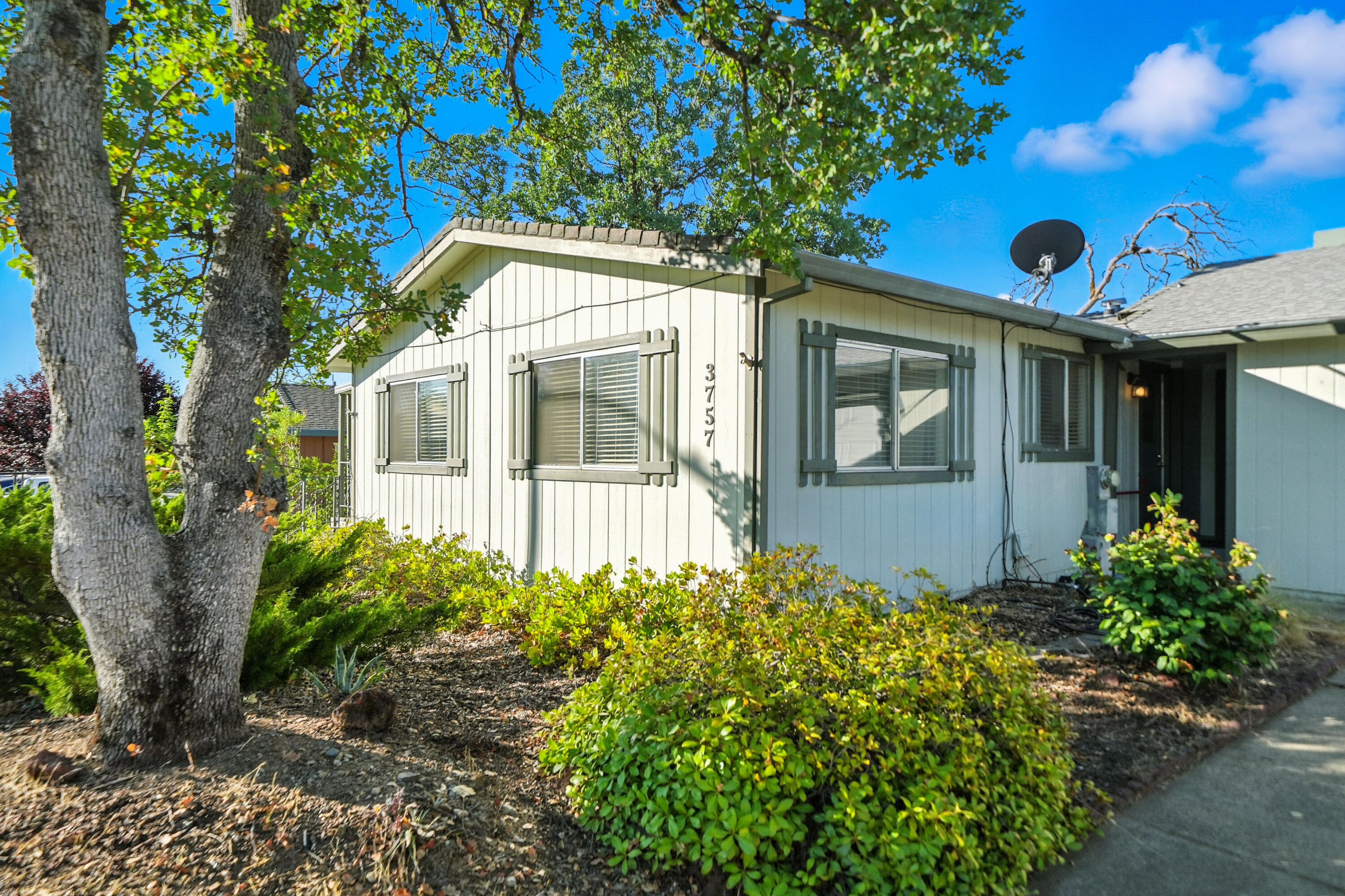 3757 Magnums Way Redding, CA 96003 - Photo 3 of 44 IMG-30