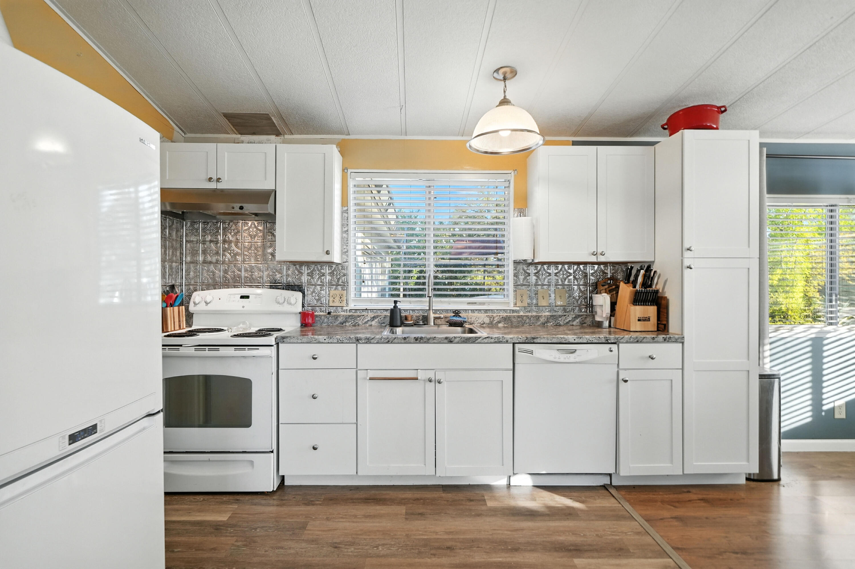 3757 Magnums Way Redding, CA 96003 - Photo 7 of 44 IMG-09