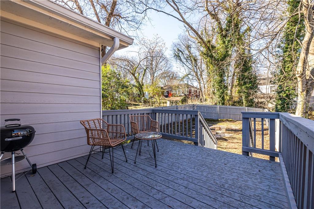 988 Mayson Turner Road Northwest Atlanta, GA 30314 - Photo 36 of 45 a view of a chairs on the roof deck