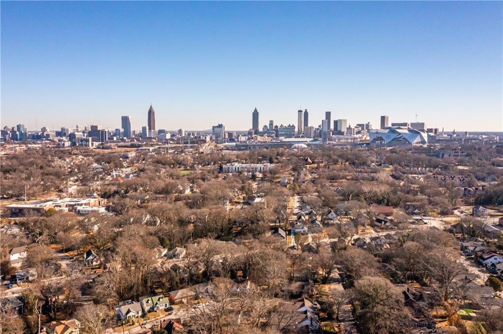 988 Mayson Turner Road Northwest Atlanta, GA 30314 - Photo 38 of 45 an aerial view of a city
