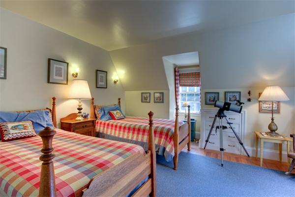 224 Hinckley Road Milton, MA 02186 - Photo 18 of 30 Gallery Image 18