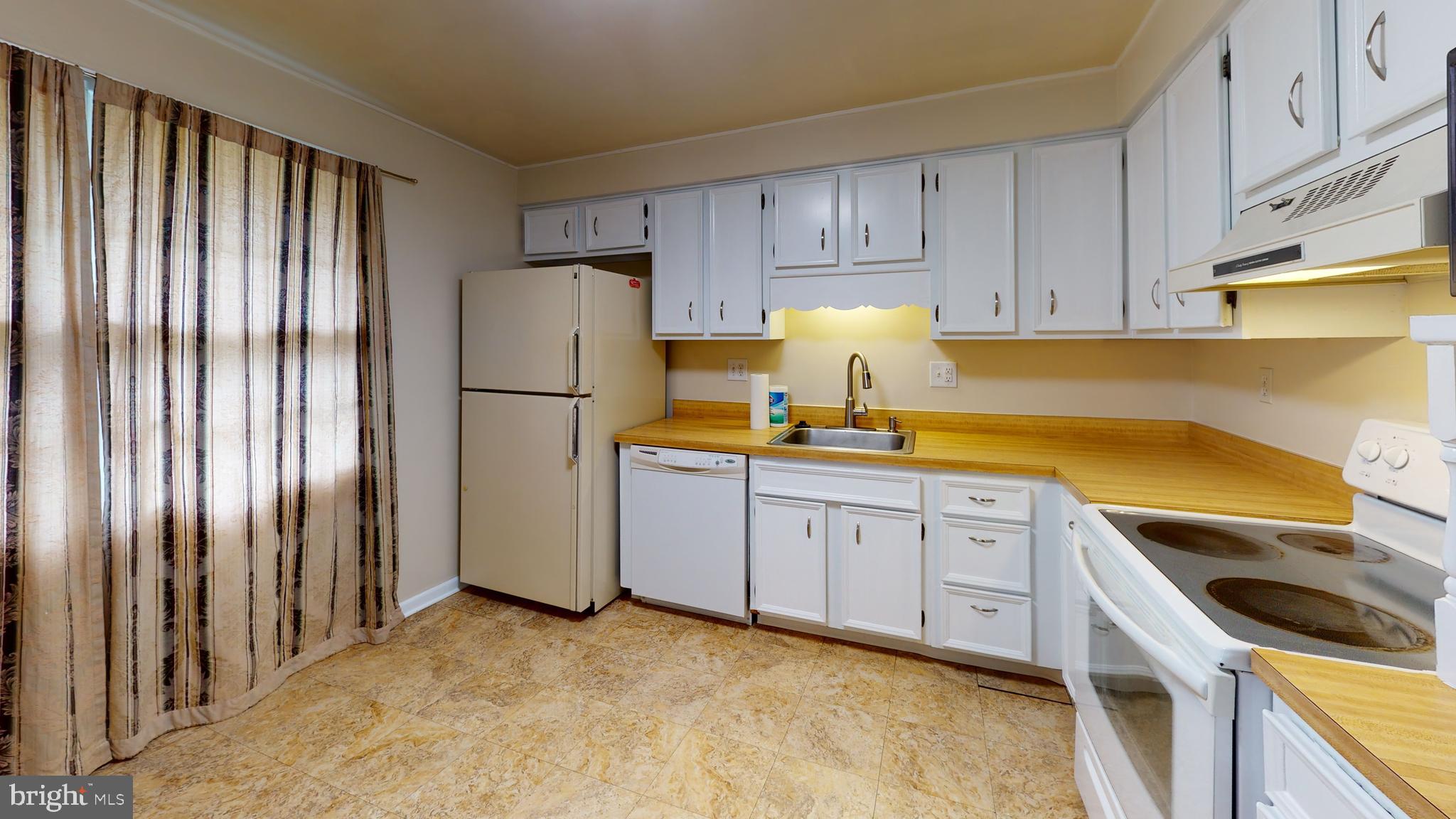6103 Ronna Circle Waldorf, MD 20601 - Photo 6 of 37 Kitchen