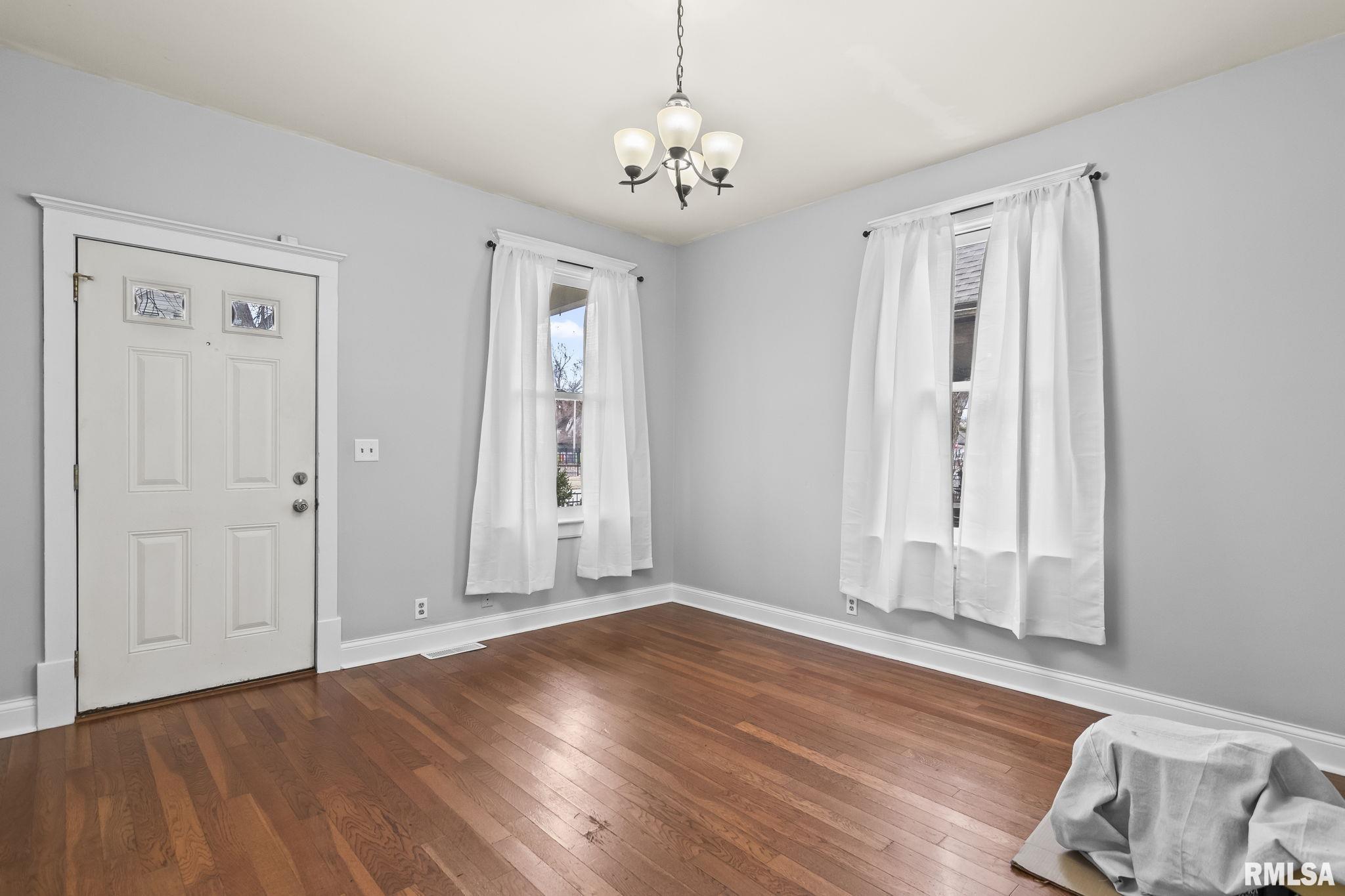 1129 North 5th Street Springfield, IL 62702 - Photo 4 of 33