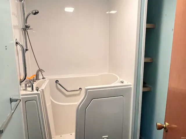 $139,900 | 3133 River Drive, Rochester, IN 46975