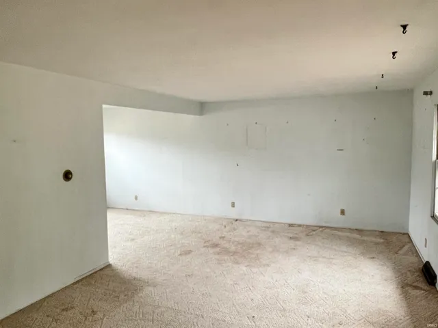 $139,900 | 3133 River Drive, Rochester, IN 46975