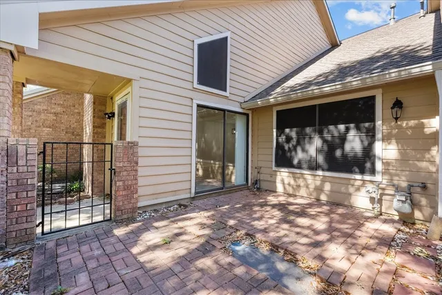 a view of a house with a outdoor space