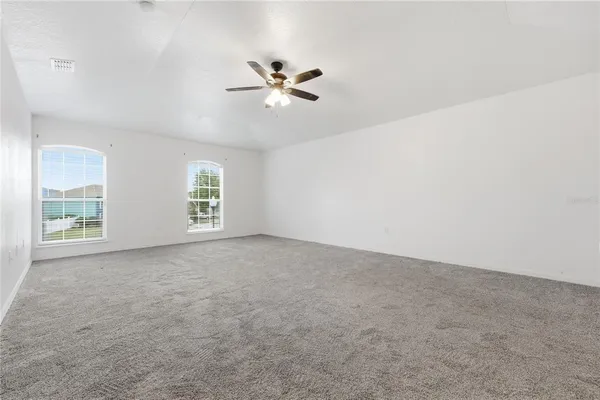 a view of empty room with window
