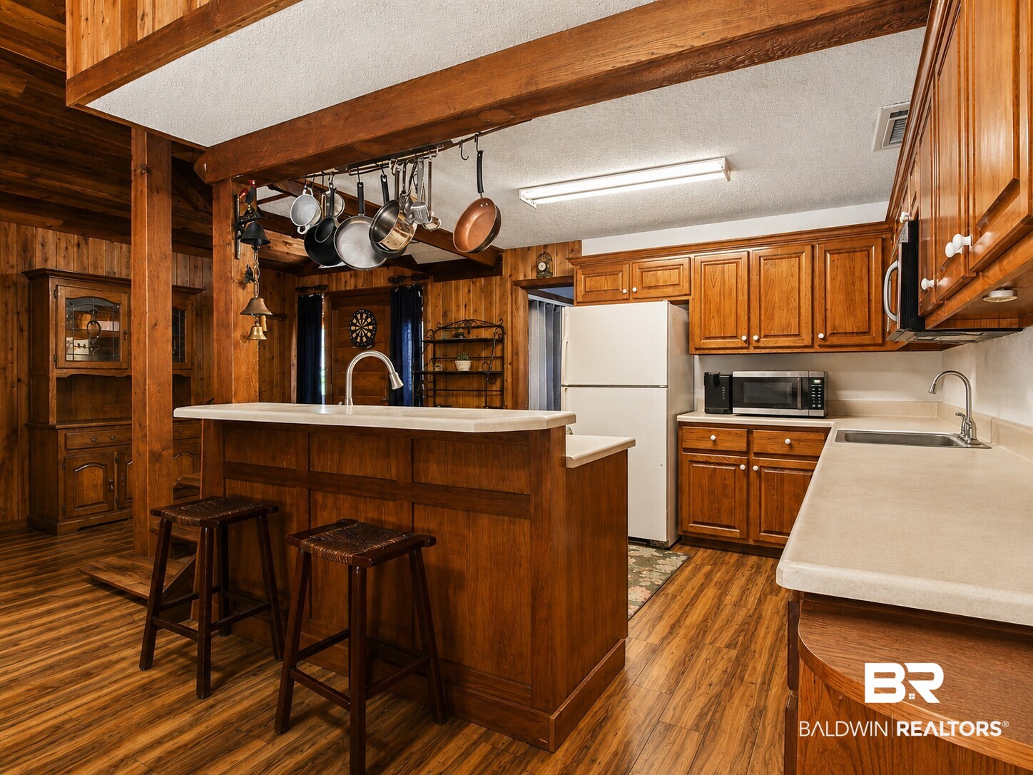 19520 Gunnison Road Fairhope, AL 36532 - Photo 5 of 21 Breakfast Bar Kitchen