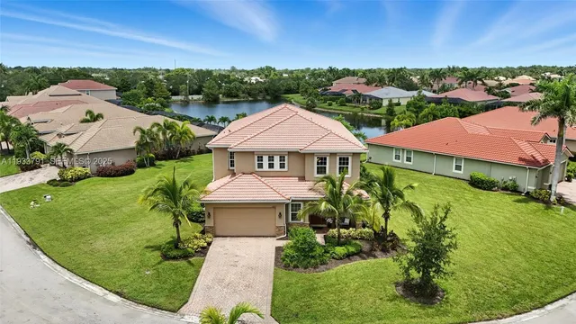 $469,900 | Waterway Estates, Fort Myers, FL 33903