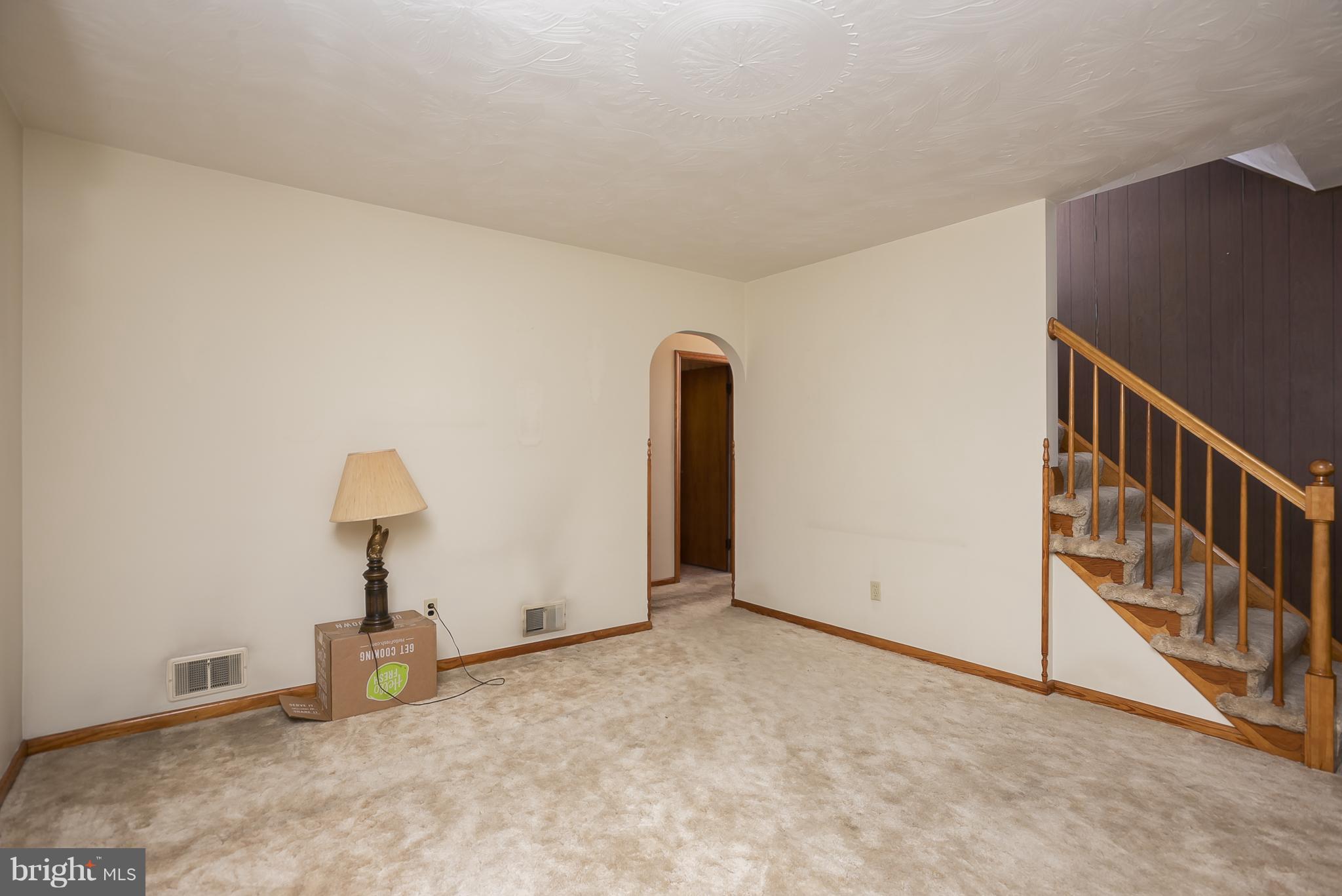 7514 Harmans Road Harmans, MD 21077 - Photo 5 of 30 Living Room