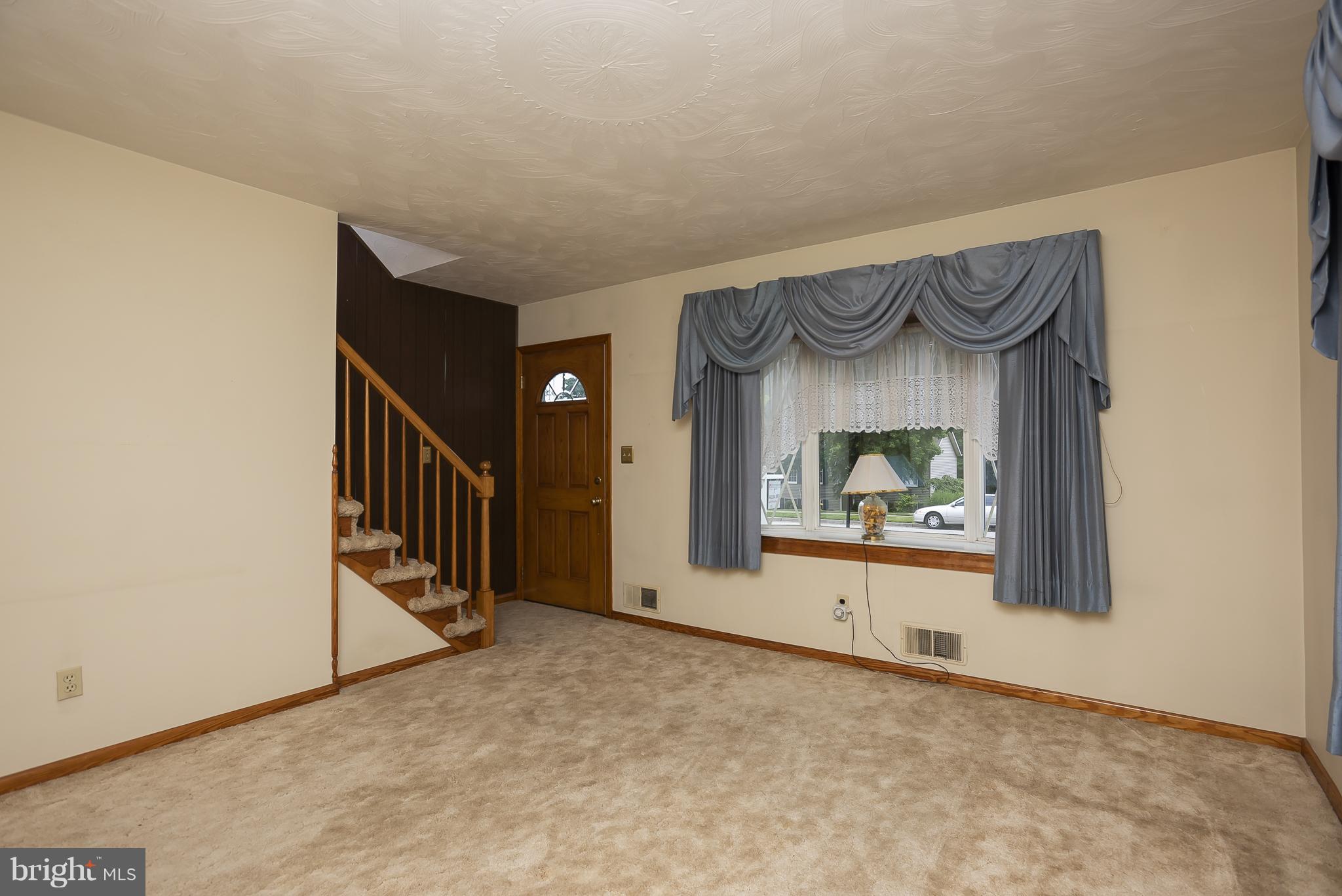 7514 Harmans Road Harmans, MD 21077 - Photo 6 of 30 Living Room