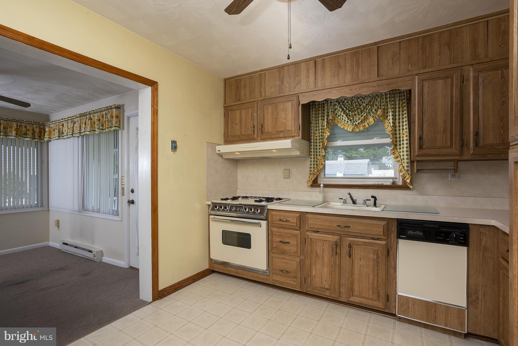 7514 Harmans Road Harmans, MD 21077 - Photo 10 of 30 Kitchen