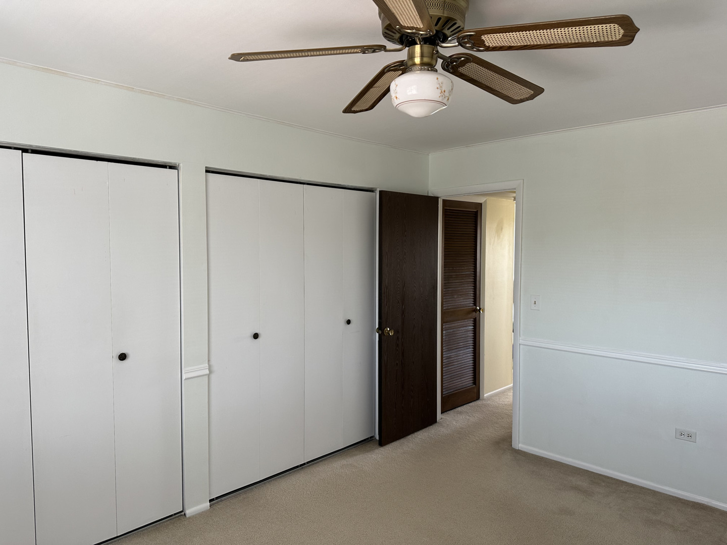 712 Cobblestone Circle, Unit E Glenview, IL 60025 - Photo 7 of 10 a view of small space