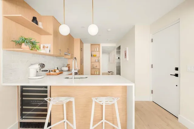 $1,999,000 | 221 East 48th Street, Unit PH | Midtown East