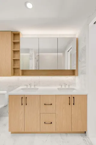 $1,999,000 | 221 East 48th Street, Unit PH | Midtown East