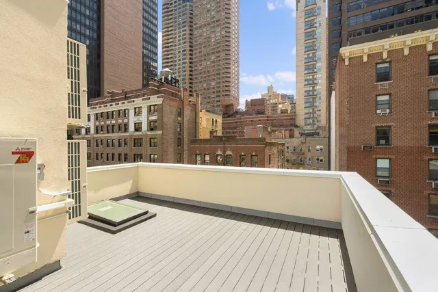 $1,999,000 | 221 East 48th Street, Unit PH | Midtown East