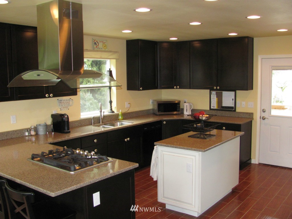 16879 Kamb Road Mount Vernon, WA 98273 - Photo 4 of 25 Gallery Image 4