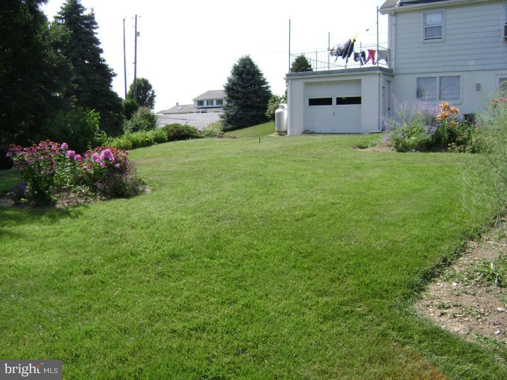 1442 Ridge Road Elizabethtown, PA 17022 - Photo 4 of 19