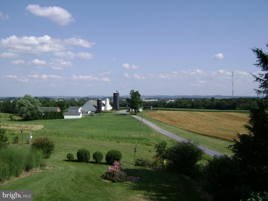 1442 Ridge Road Elizabethtown, PA 17022 - Photo 7 of 19
