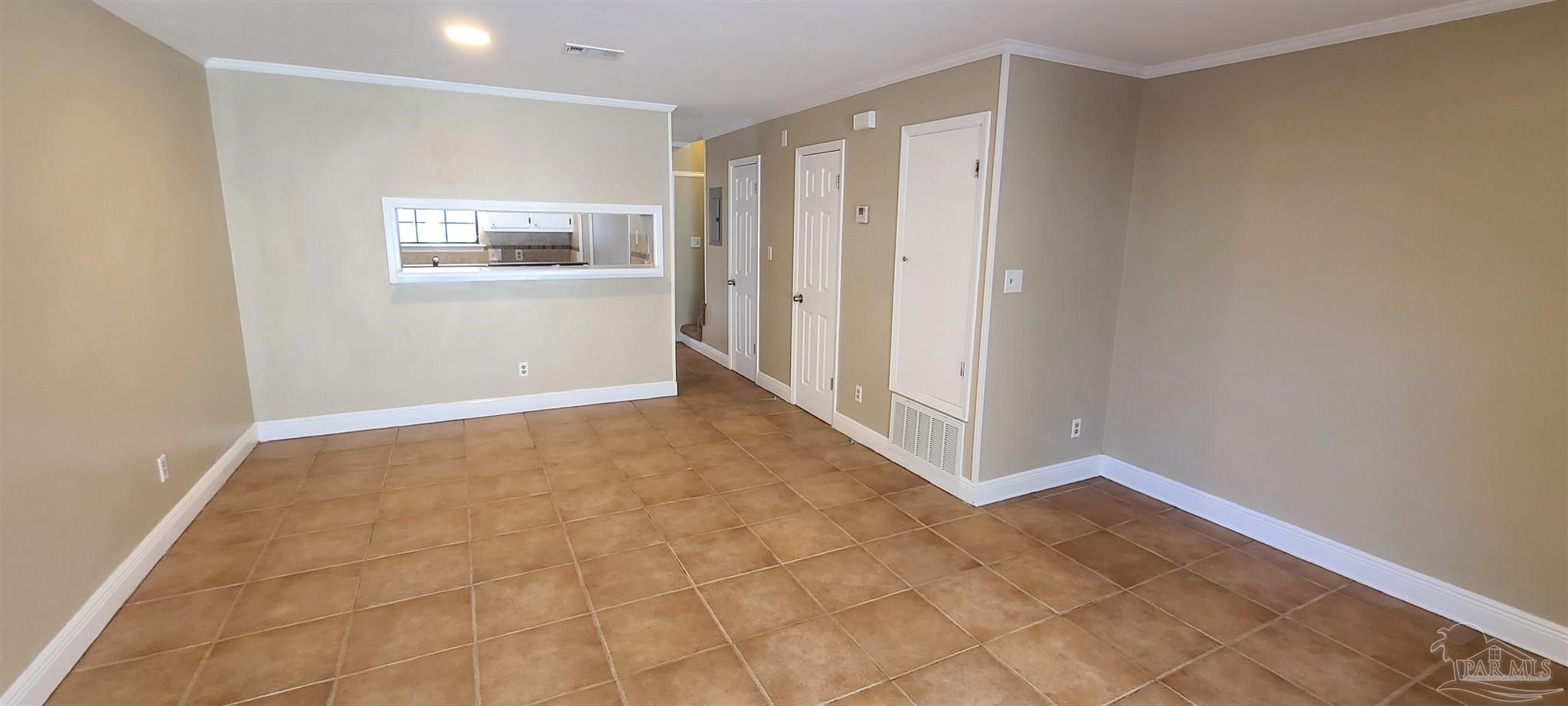 7250 Hilburn Road, Unit 4D Pensacola, FL 32504 - Photo 4 of 10