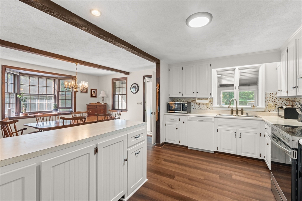 88 Upland Road Plympton, MA 02367 - Photo 5 of 42