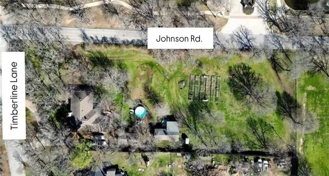 an aerial view of a yard