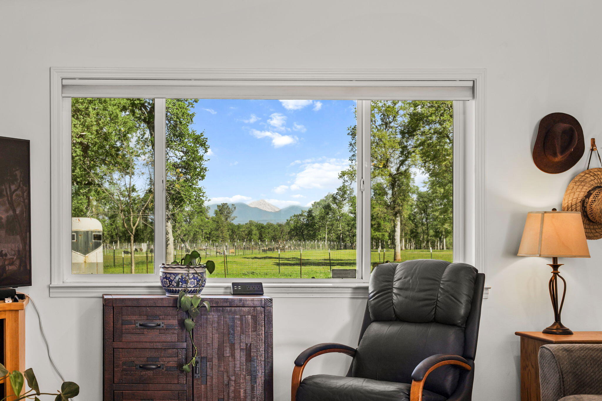 22989 Antler Road Millville, CA 96062 - Photo 9 of 29 40-web-or-mls-LZ0A0225