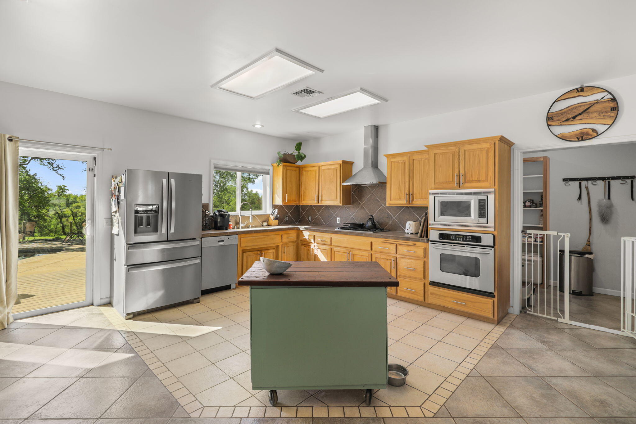 22989 Antler Road Millville, CA 96062 - Photo 10 of 29 22-web-or-mls-LZ0A0065