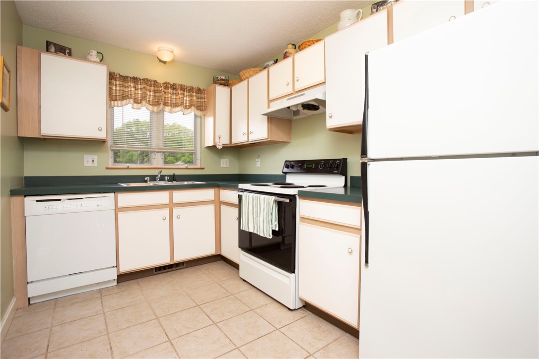 34 Fairway Drive Coventry, RI 02816 - Photo 12 of 29