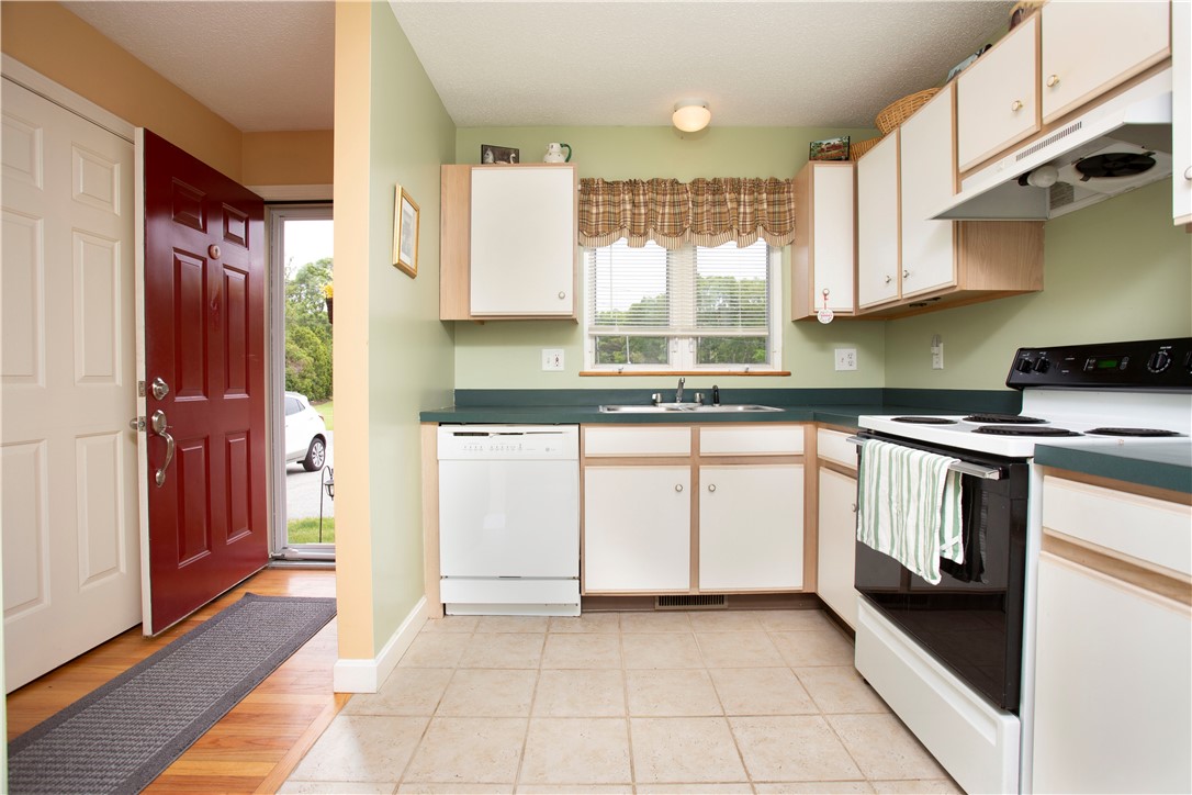 34 Fairway Drive Coventry, RI 02816 - Photo 14 of 29
