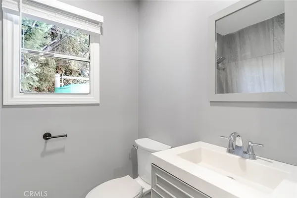 $2,250 | 1049 Western Avenue, Unit B, Glendale, CA 91201