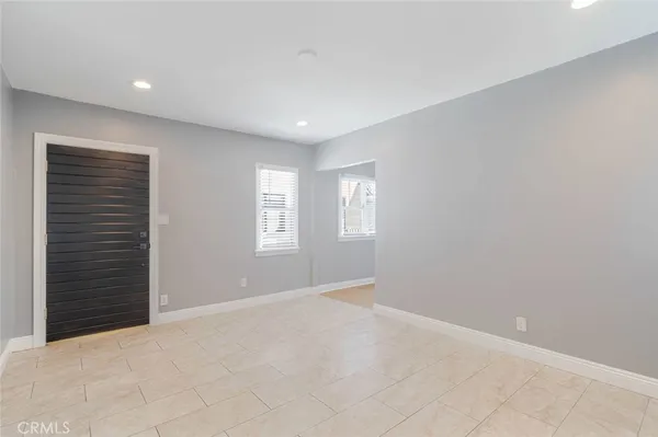 $2,250 | 1049 Western Avenue, Unit B, Glendale, CA 91201