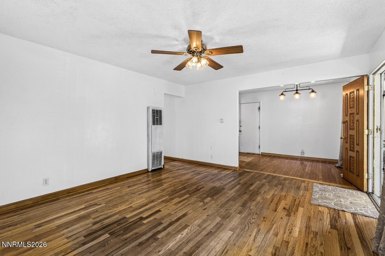 1055 Curti Drive Reno, NV 89502 - Photo 6 of 23 IMG_1691
