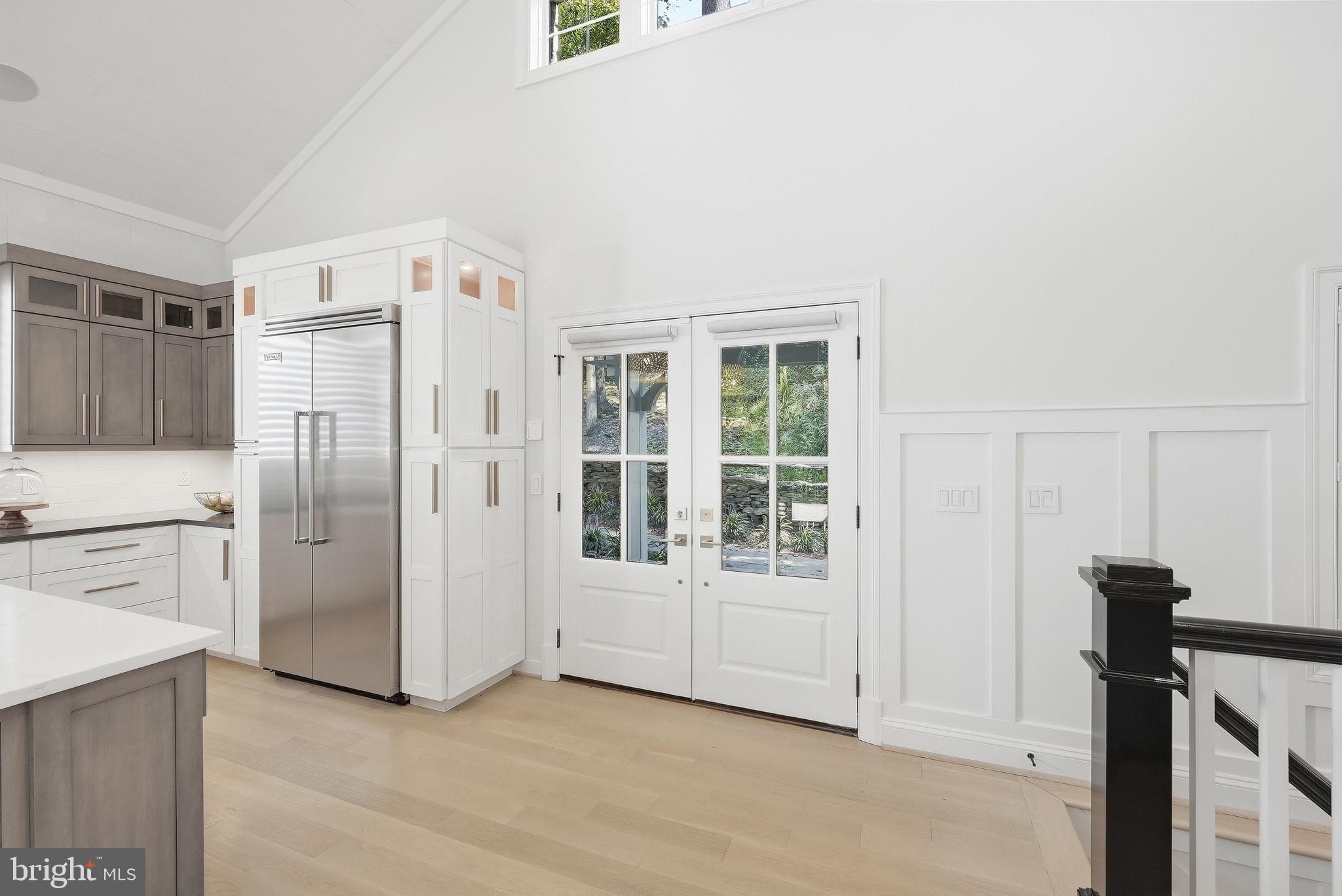 8210 Kingsgate Road Potomac, MD 20854 - Photo 4 of 64 Gallery Image 4