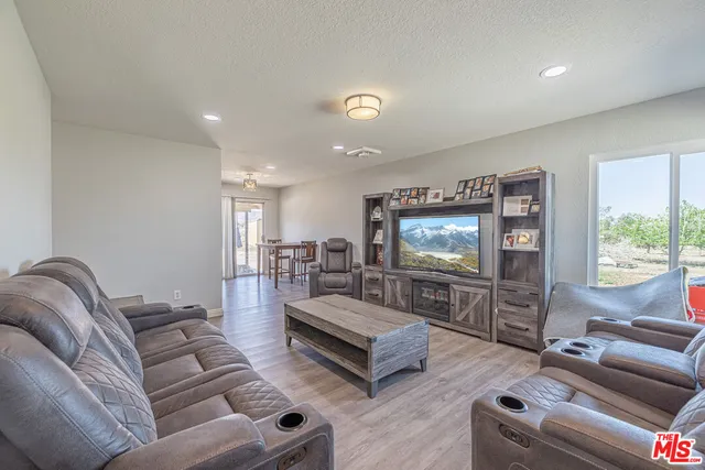 $650,000 | 8344 East E Avenue, Littlerock, CA 93543