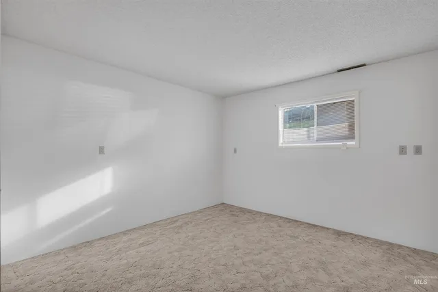 $375,000 | 303 Karin Avenue, Lewiston, ID 83501