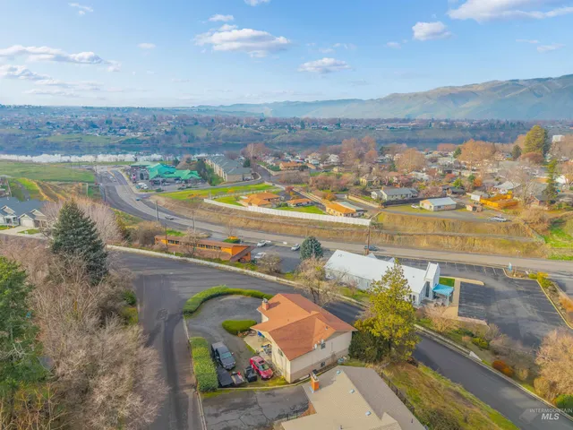 $375,000 | 303 Karin Avenue, Lewiston, ID 83501