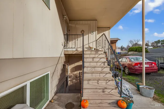 $375,000 | 303 Karin Avenue, Lewiston, ID 83501