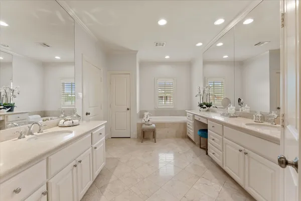 $948,500 | 30 History Row, The Woodlands, TX 77380