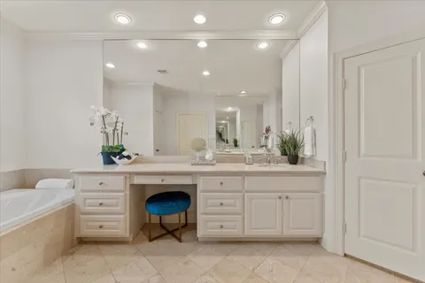 $948,500 | 30 History Row, The Woodlands, TX 77380