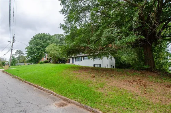 $2,150 | 3833 Wedgefield Circle, Decatur, GA 30035