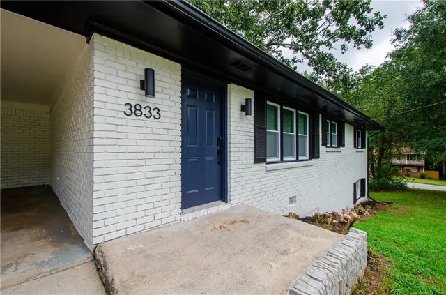 $2,200 | 3833 Wedgefield Circle, Decatur, GA 30035