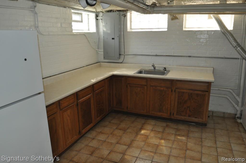 19485 Shrewsbury Road Detroit, MI 48221 - Photo 32 of 35 DSC_0258.jpg