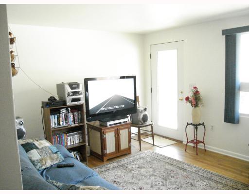 320 West Sunbury Road Butler, PA 16001 - Photo 2 of 18 Living Room.