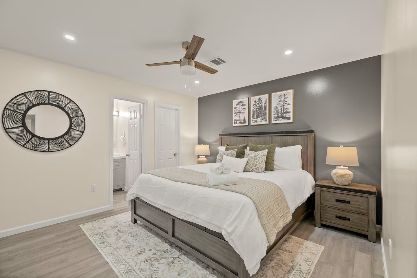 3719 Odin Court Houston, TX 77021 - Photo 37 of 39 Bedroom 10 with ensuite bath.